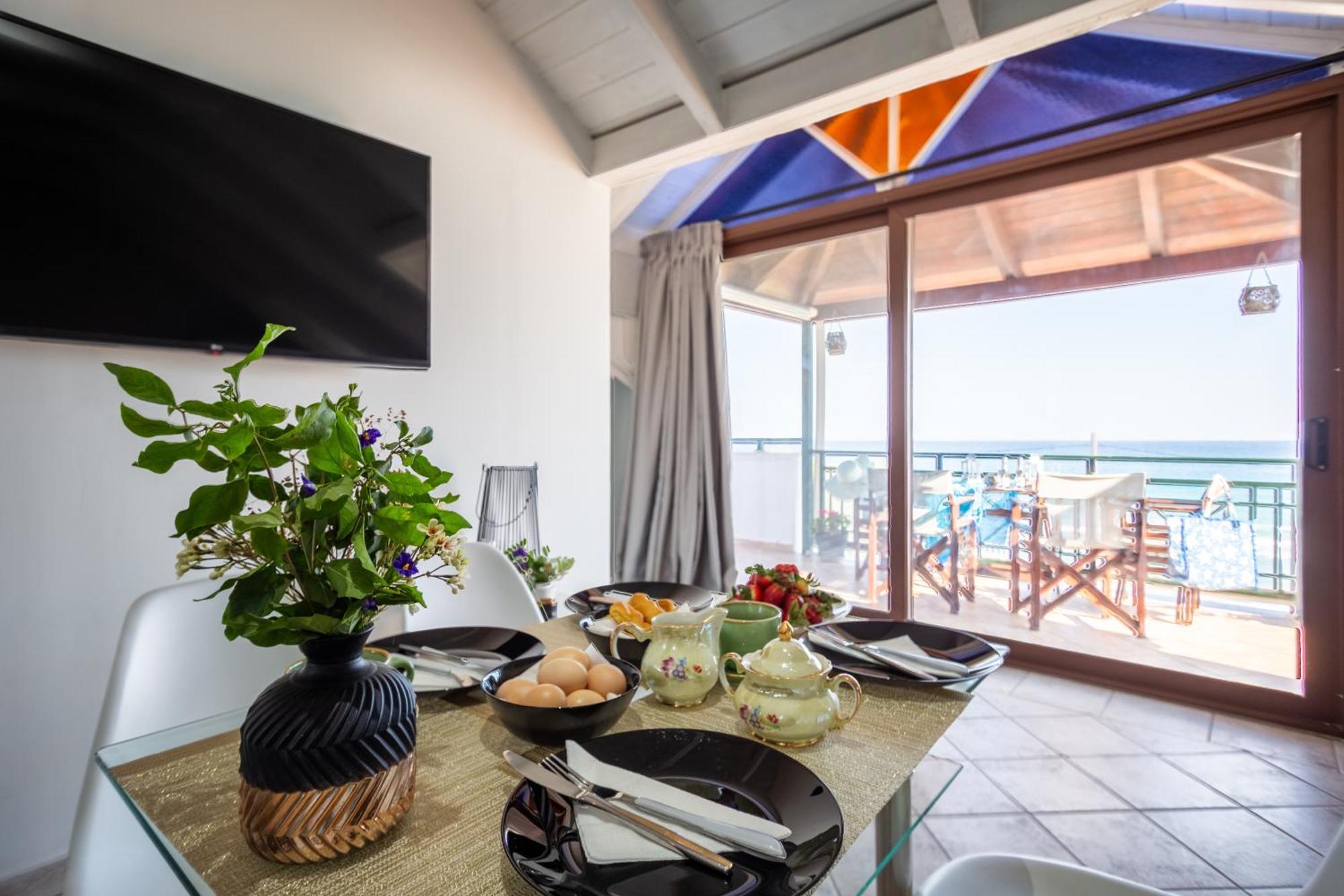 Tonias - Thea House And Vrachos Attic Holiday home *