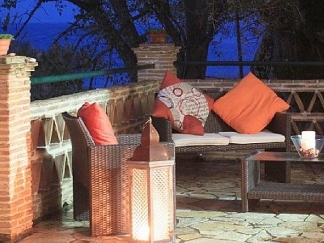 Tonias - Thea House And Vrachos Attic *