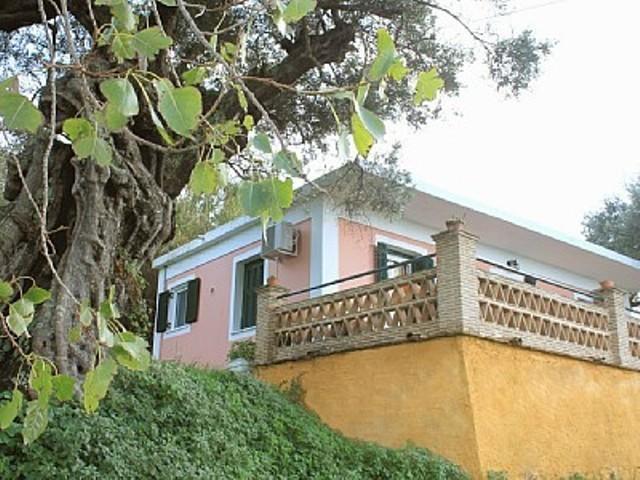 Tonias - Thea House And Vrachos Attic Holiday home *